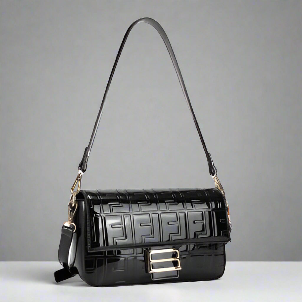 BLACK FAUX LEATHER FASHION HANDBAG