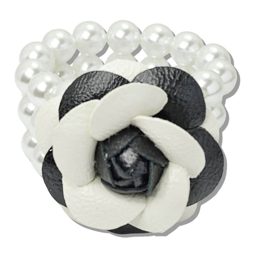 FLOWER WITH PEARL STRETCH BRACELET, BLACK/WHITE
