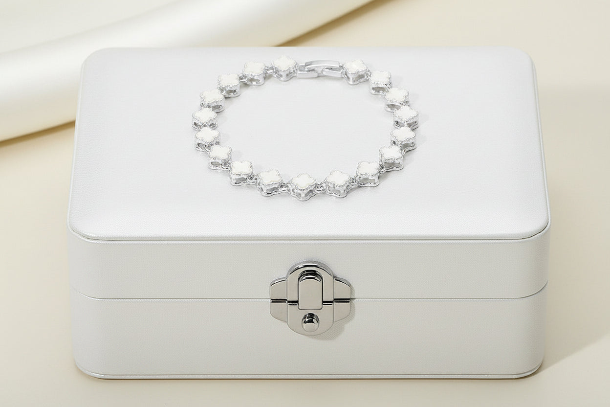 Clover Mother of Pearl Bracelet