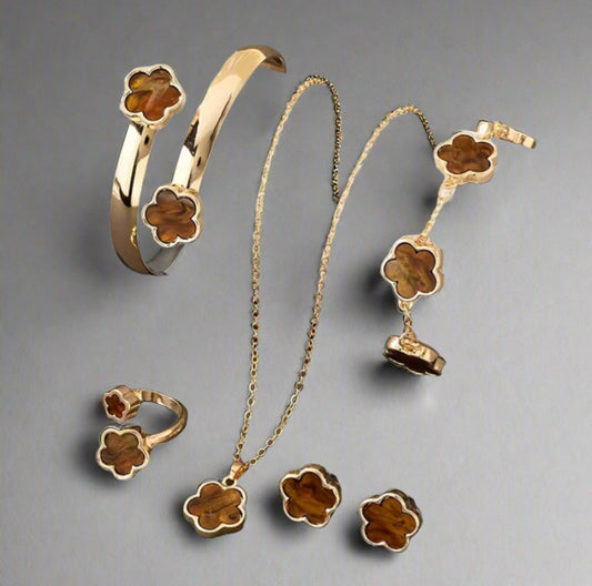 Five Piece Clover Set, Brown