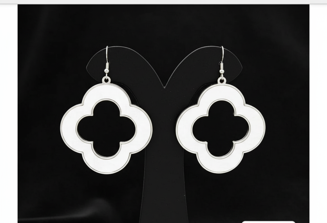 Silver/Cream Clover Hoop