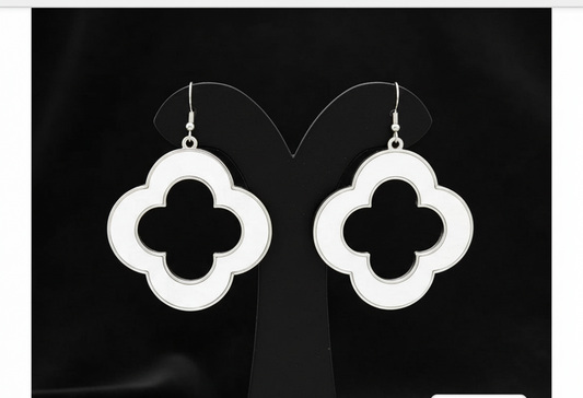 Silver/Cream Clover Hoop