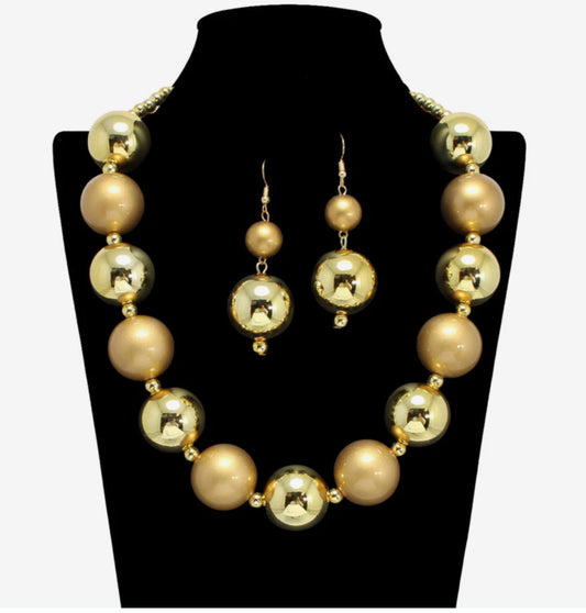 BEADED STATEMENT NECKLACE, GOLD