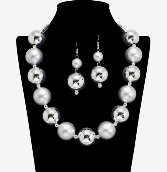 BEADED STATEMENT NECKLACE, SILVER