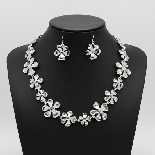 FLOWER NECKLACE, SILVER
