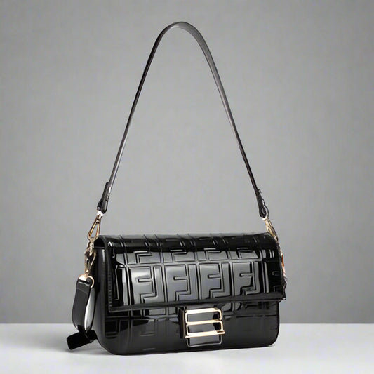 BLACK FAUX LEATHER FASHION HANDBAG